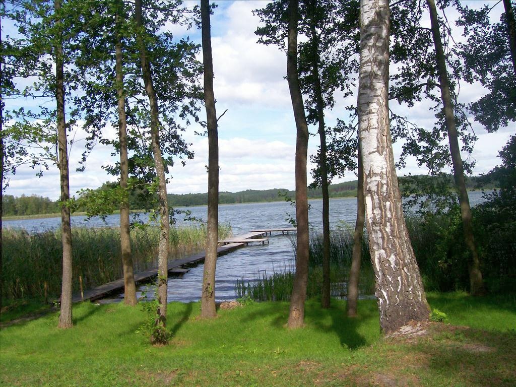 Dzialka-jezioro-foto